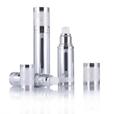 Botella sin aire de aluminio de 50 ml de plata de oro con diferentes bombas para cosméticos