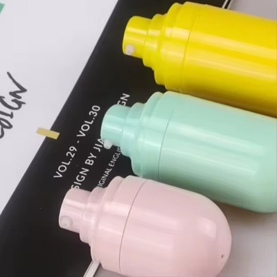 Diseño delicado Botella sin aire de 50 ml al revés para cosméticos para el cuidado de la piel