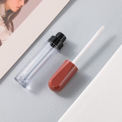 El color del anillo de electroplacado de plástico redondo 4.5ml tubo de esmalte labial se puede personalizar