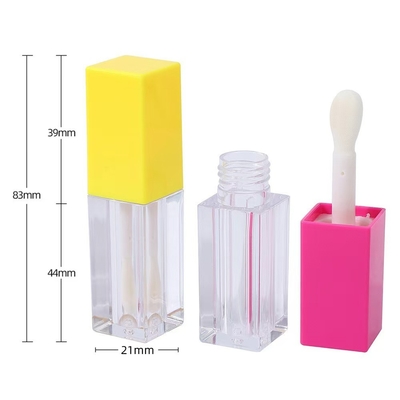 Tubo cuadrado de plástico para el esmalte labial con cepillo Tipo cosmético de brillo labial Color personalizado 4.9ml