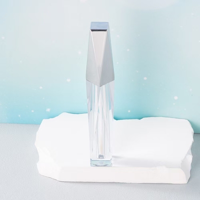 4.5 ml tubo de esmalte labial de color personalizado con aplicador de varilla flocada de forma irregular