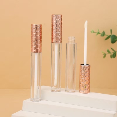 Sombra de ojos líquida que resalta el tubo de esmalte de labios de plástico con logotipo de cepillo personalizado