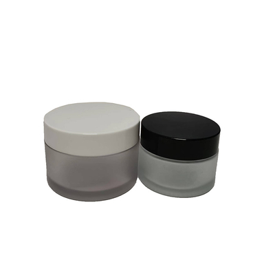 Diseño universal 100g Jarrón de crema de plástico Apoyo personalización Logotipo de color