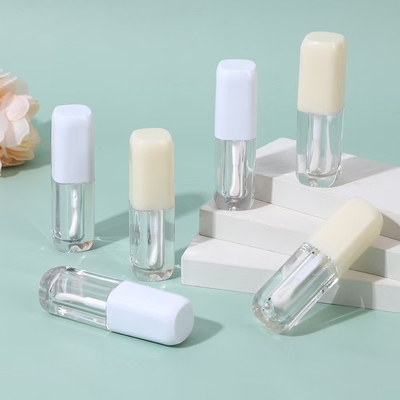 Tubo de esmalte labial cuadrado compacto y llamativo