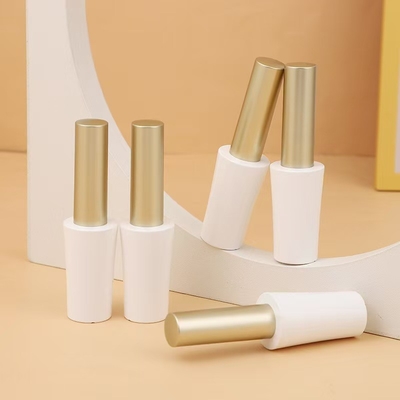 Cosméticos esencial opaco tubo de esmalte labial con aplicador de cepillo conveniente