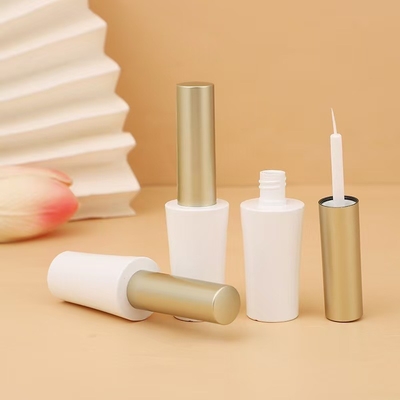 Cosméticos esencial opaco tubo de esmalte labial con aplicador de cepillo conveniente