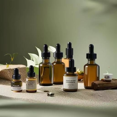 Botella de aceite esencial de ámbar amigable para viajes con cabeza de gotero de plástico y pipeta de vidrio 5ml 10ml 30ml 50ml 100ml
