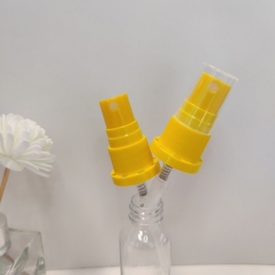 Collar amarillo especial 18 / 415 Pulverizador de niebla fina de plástico para lavar