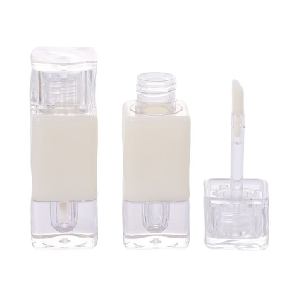 Plastic Lip Gloss Stick Empty Tube Container with Customized Logo and 2.6ML Capacity (Contenedor de tubo vacío con logotipo personalizado y capacidad de 2.6ml)