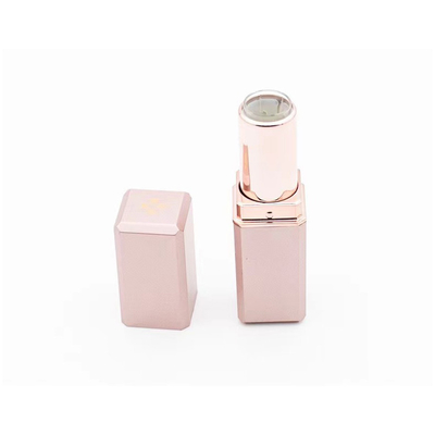 Cuadrado de cuatro hojas de trébol diseño 5g tubo de lápiz labial en color personalizado para productos de belleza