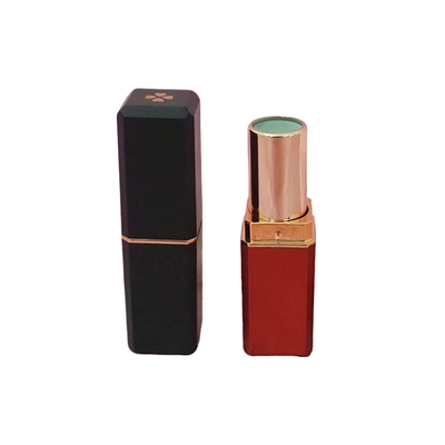 Cuadrado de cuatro hojas de trébol diseño 5g tubo de lápiz labial en color personalizado para productos de belleza