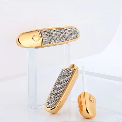 Solución de embalaje cosmético oval 10g tubo de lápiz labial con tapa de tornillo y detalle de piedra