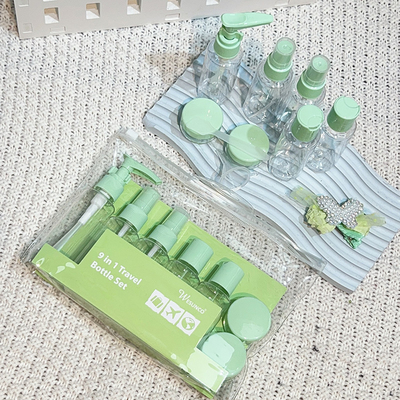 Estampado en caliente Botella de plástico de 50 ml para el set de viaje de cuidado de la piel de color personalizado