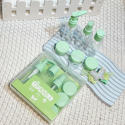 Diseño Voguish 7 piezas de plástico de viaje 50 ml botella de conjunto utilizado para el paquete de cuidado personal