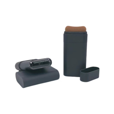 Contenedor de 20 ml de plástico de desodorante / blush stick con cepillo Conveniente para la aplicación de desodorante