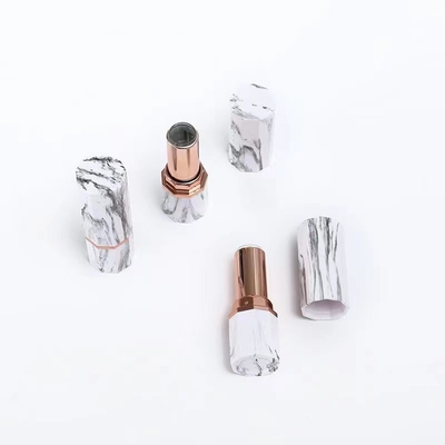 Luxo de color blanco y negro de lápiz labial tubo de contenedor vacío en forma de sexángulo