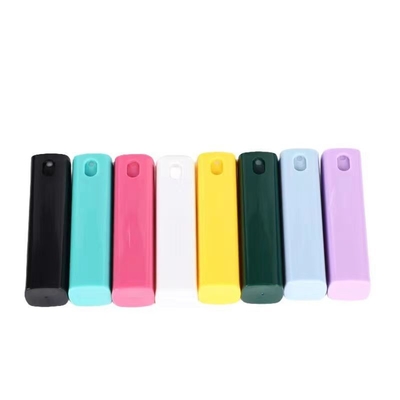 Pluma de perfumes PP de forma cuadrada y colorida para una fumigación de fragancias sin esfuerzo y precisa