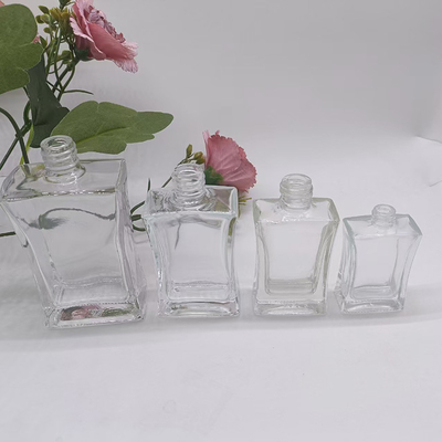 Botella de vidrio personalizada de 20 ml, 30 ml y 50 ml con pulverizador de aluminio y tapa superior