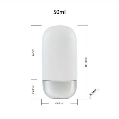 Botella de crema solar de plástico PP al por mayor con tapa de doble carcasa plateada en tamaños de 30 g y 50 g