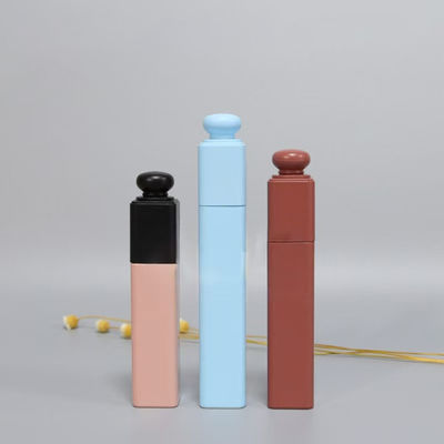 Opciones de diferentes tamaños: tubo de rímel cosmético seleccionado de 5 ml, 15 ml y 22 ml con cepillo. Soporte para personalización.