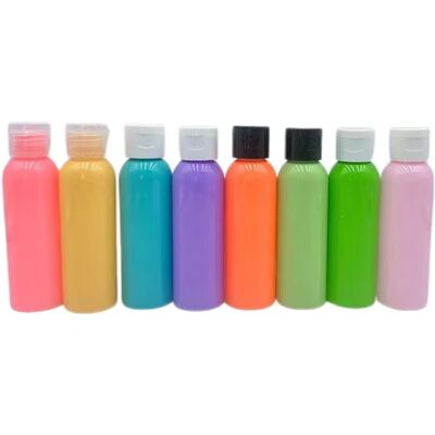 Botella de plástico con tapa abatible y colores personalizables, capacidad de 10-100 ml para loción y desinfectante de manos