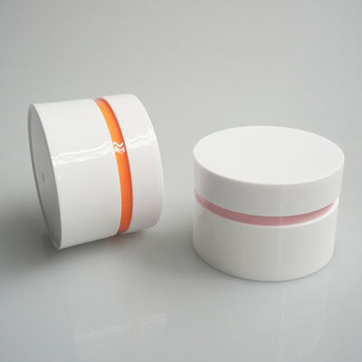 Tarro de crema cosmética blanca con tapa de sellado interior para productos de cuidado de la piel