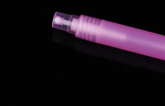 Hermosos botellas portátiles de perfumes con mini plumas de color