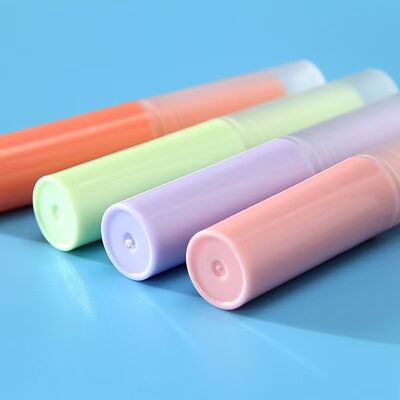 Vende al por mayor el tubo mate de empaquetado vacío del tubo plástico del lápiz labial del cilindro 3G para el bálsamo del cuidado del labio