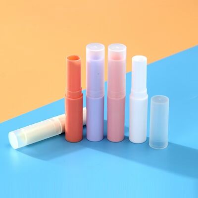 Vende al por mayor el tubo mate de empaquetado vacío del tubo plástico del lápiz labial del cilindro 3G para el bálsamo del cuidado del labio
